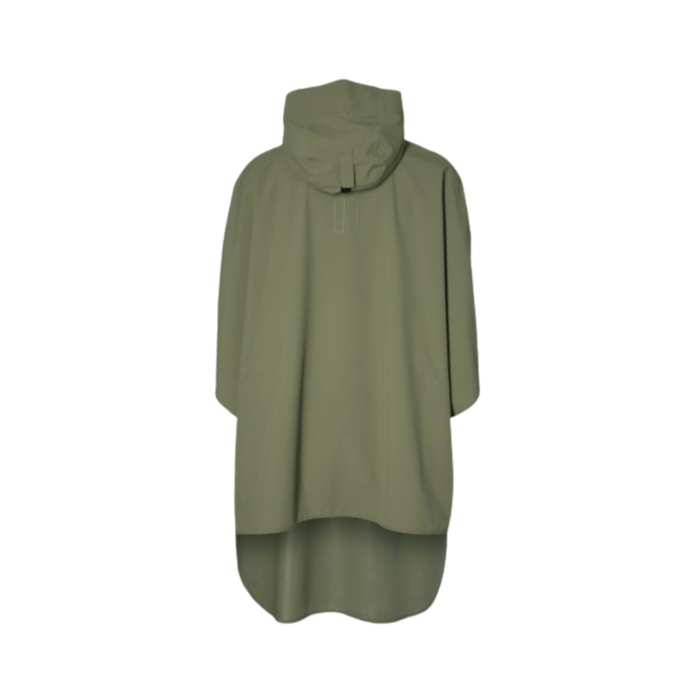 Le poncho de pluie unisexe Basil Hoga est conçu pour garantir des trajets à vélo secs et confortables, même sous une météo capricieuse. Que vous vous rendiez au travail ou que vous partiez faire vos courses, ce poncho allie praticité, élégance et protection optimale. Sa couleur vert olive tendance en fait un choix stylé pour affronter les intempéries avec sérénité.